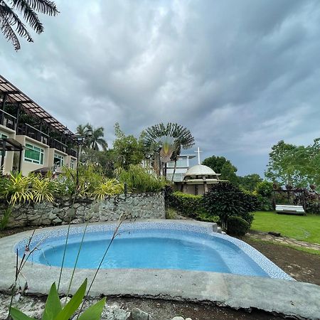 The Lakeview Suites Tagaytay City Eksteriør billede