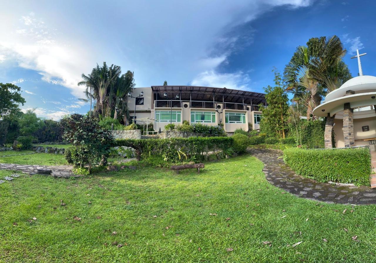 The Lakeview Suites Tagaytay City Eksteriør billede
