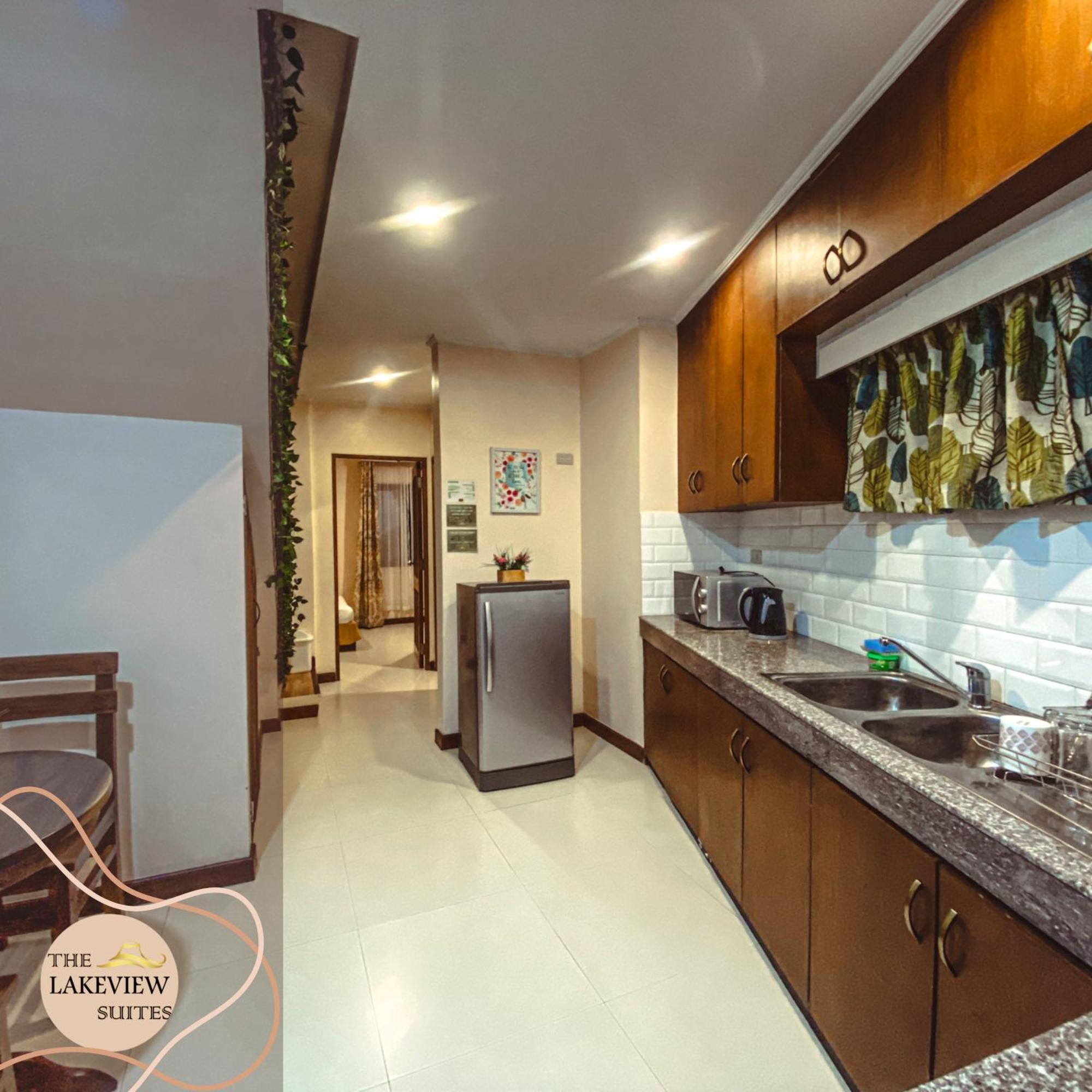 The Lakeview Suites Tagaytay City Eksteriør billede